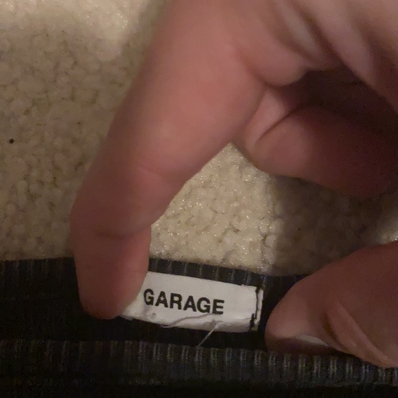 Garage crop top with a mushroom size small it’s a black ish grey - Picture 4 of 4